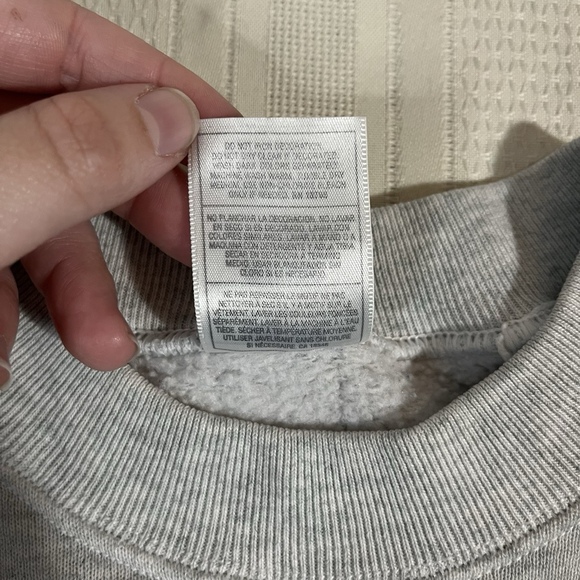 Vintage Embroidered Peasant Shipshewana Folk Sweatshirt USA Large Gray Comfy - Picture 5 of 7